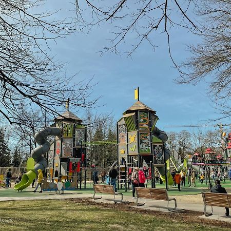 Juna - Nowoczesny Apartament W Centrum Z Widokiem Na Park Pruszków Exteriér fotografie