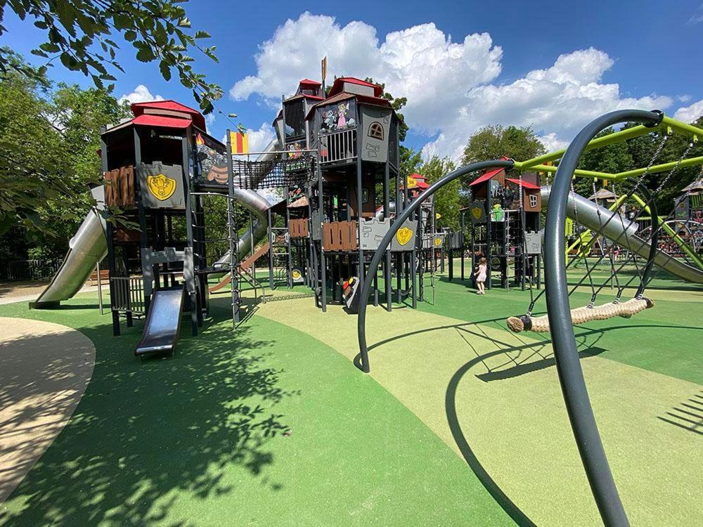 Juna - Nowoczesny Apartament W Centrum Z Widokiem Na Park Pruszków Exteriér fotografie