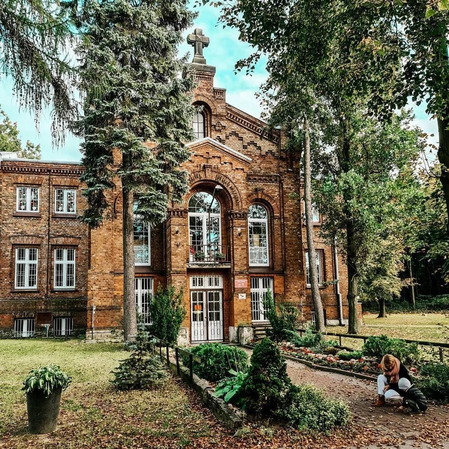 Juna - Nowoczesny Apartament W Centrum Z Widokiem Na Park Pruszków Exteriér fotografie