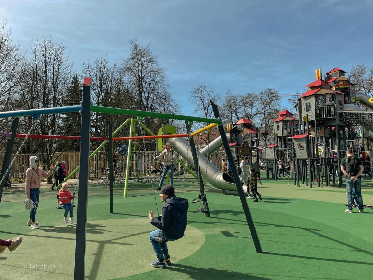 Juna - Nowoczesny Apartament W Centrum Z Widokiem Na Park Pruszków Exteriér fotografie